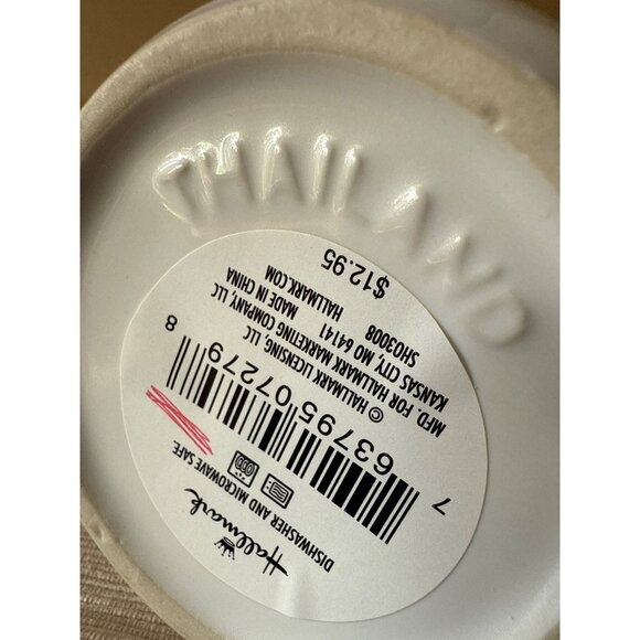 Hallmark Chicago Skyline White Ceramic Mug - Picture 7 of 14